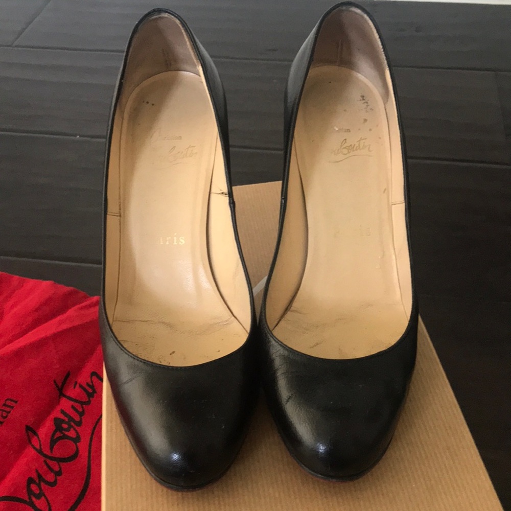 Size 5.5 Christian Louboutin Black Simple Pump 85